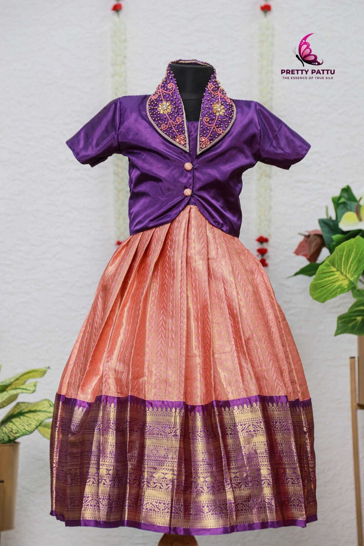 semi collar lehanga