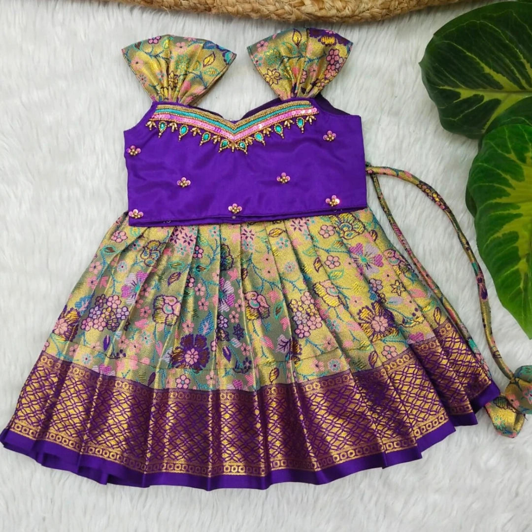 Kanchipattu Pattu Pavadai
