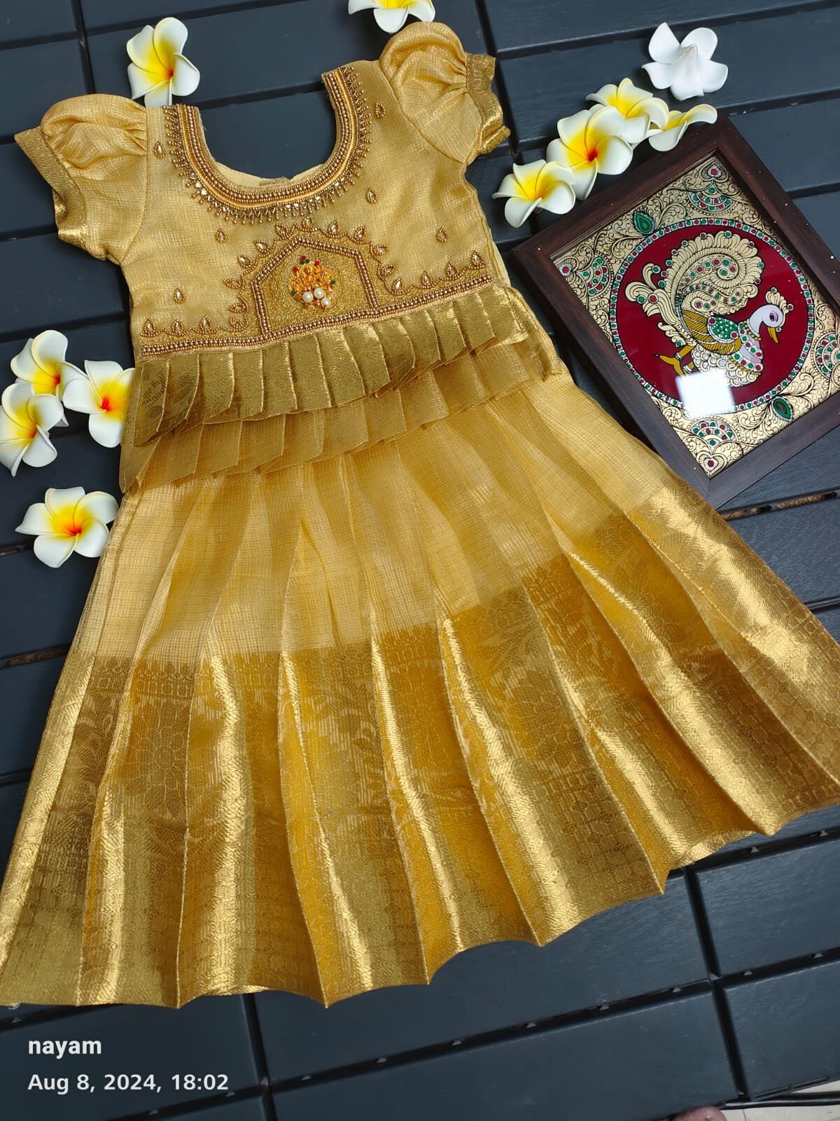 THANGAM TISSUE LEHENGA