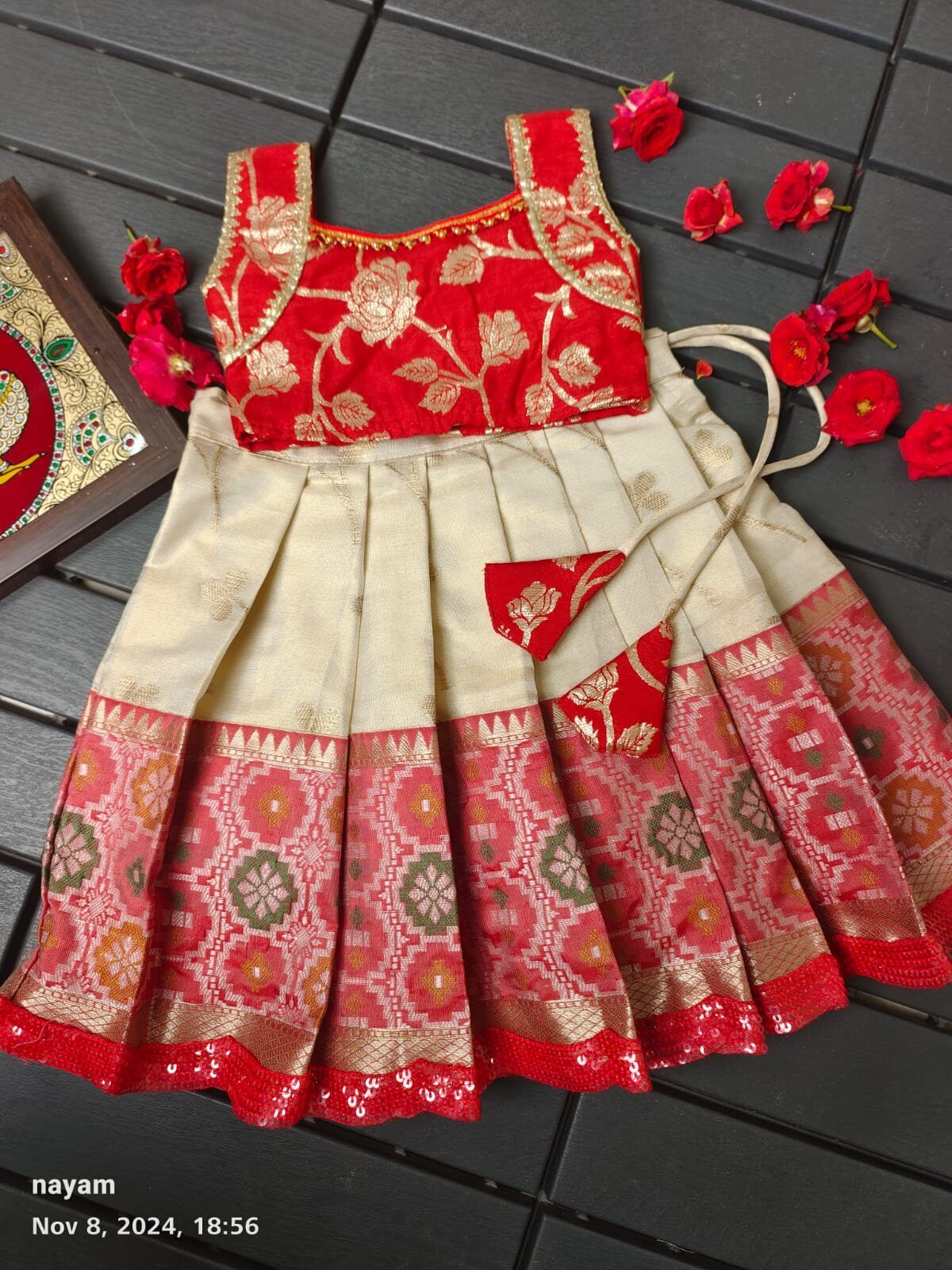 Satin banarasi pochamalli bader