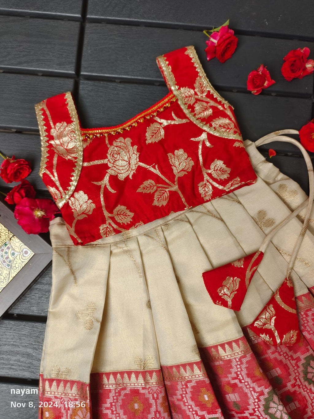 Satin banarasi pochamalli bader