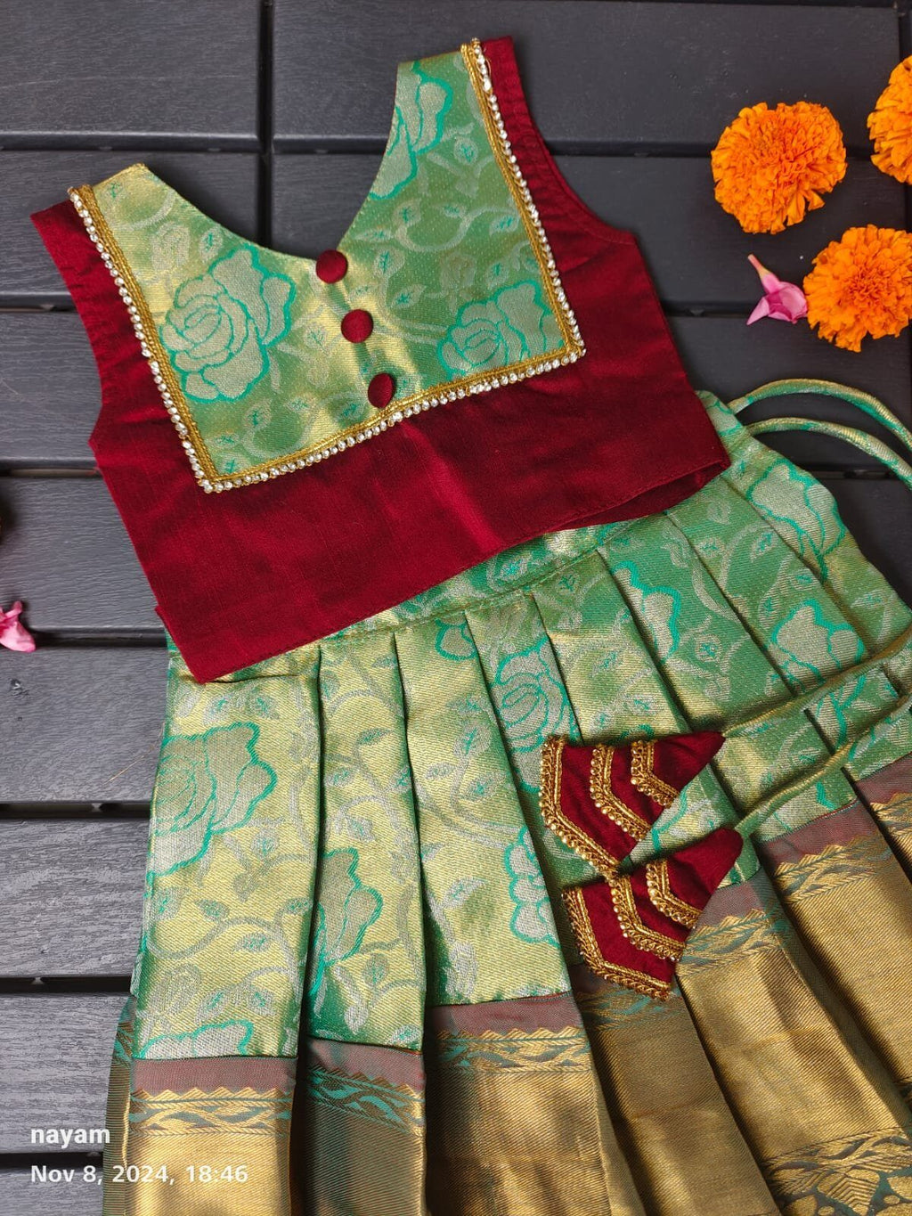 Kanchi pattu moon
