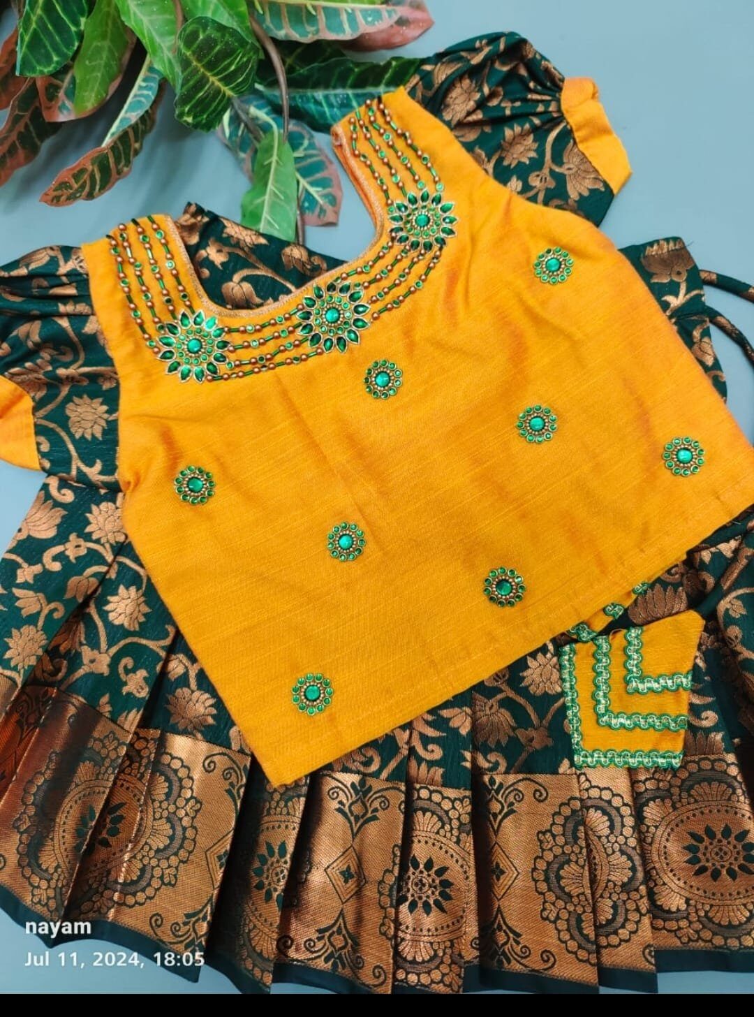 Kanchi pattu Pavadai