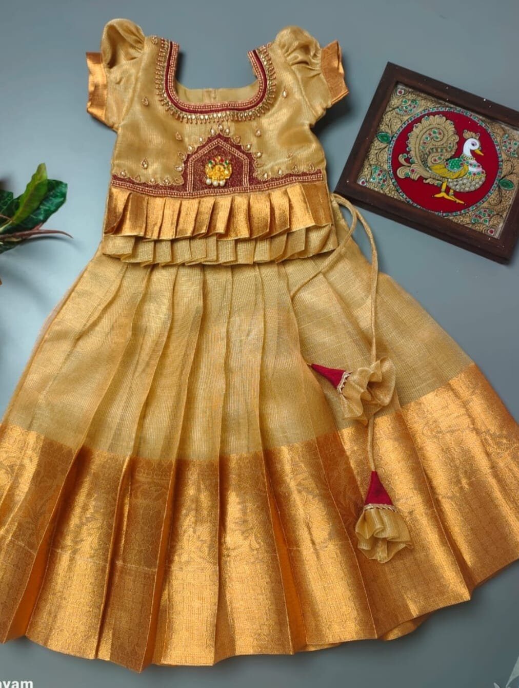 TISSUE LEHENGA