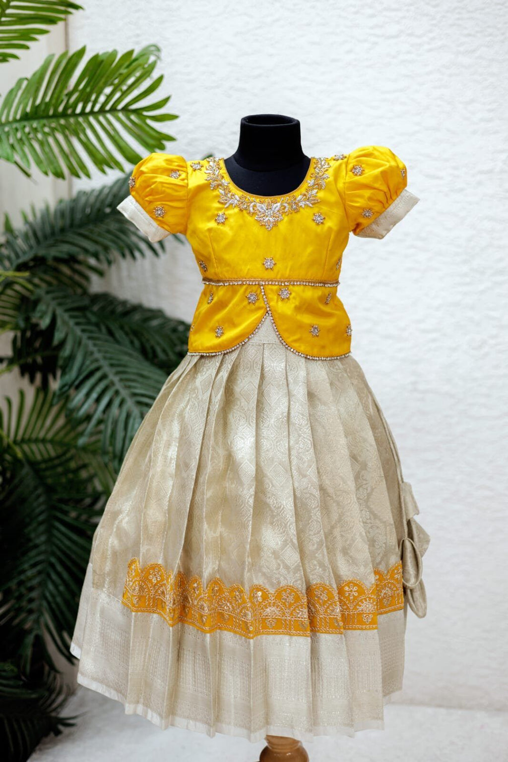 Semi banarasi with full zardosi work