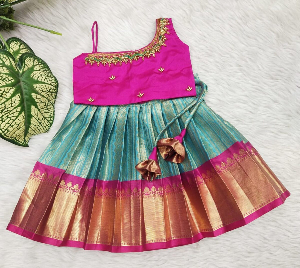 Semi Banarasi Kanchu Pattu Lehanga Set