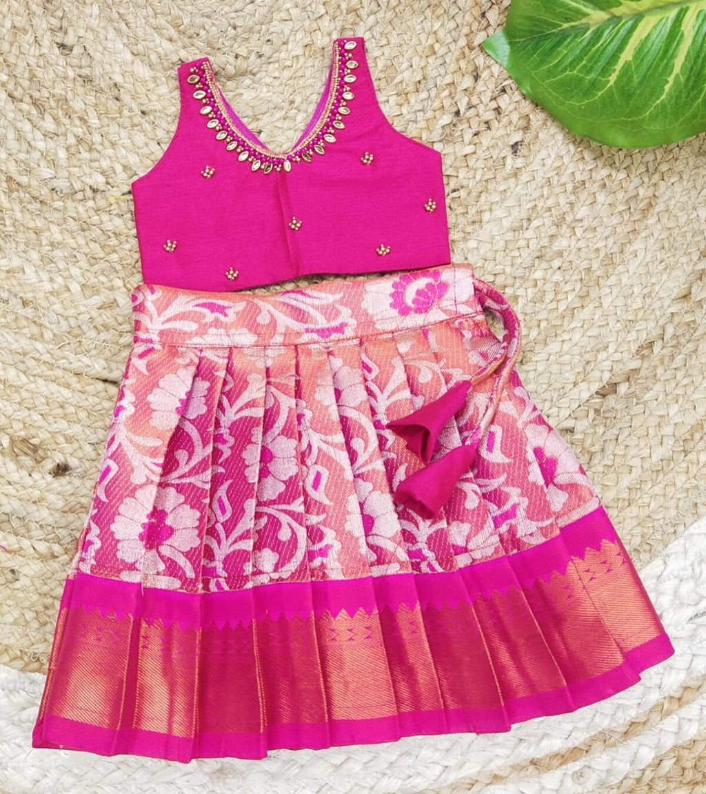 KANCHI PATTU LEHENGA WITH AARI WORK TOP