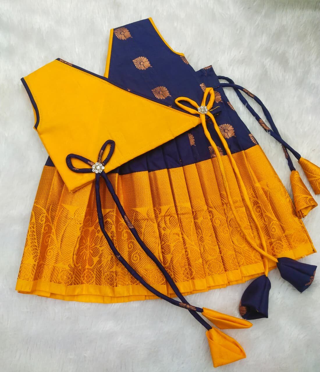 PREMIUM KANCHI PATTU PAVADAI
