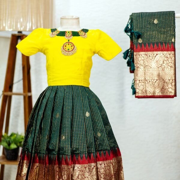 Semi Kuppadam Pattu Lehenga