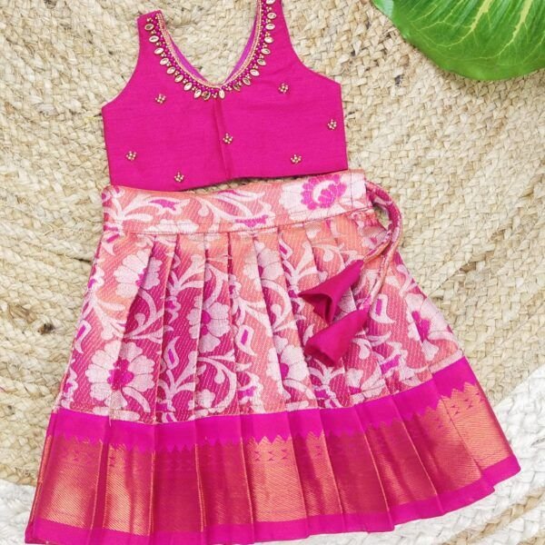 KANCHI PATTU LEHENGA WITH AARI WORK TOP