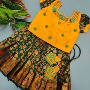 Kanchi pattu Pavadai
