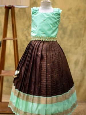 Kumbakonam Soft Silk Vairaosi Fabric