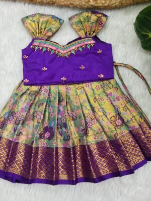 Kanchipattu Pattu Pavadai